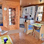 Casa de Férias Im Holzblockstil Im Naturerlebnisdorf Blauvogel *