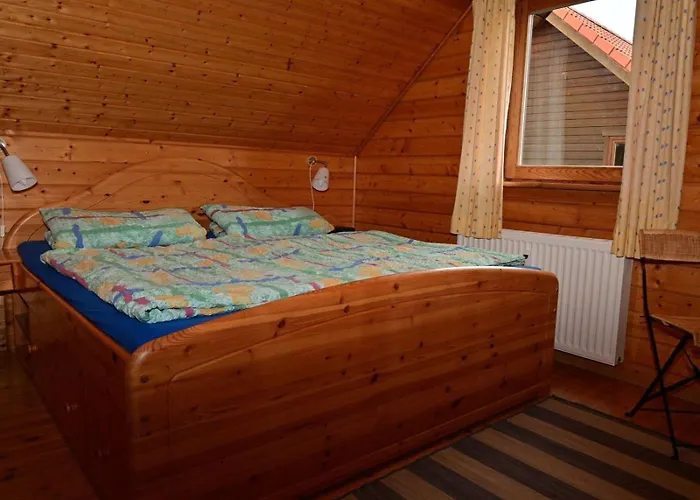 Im Holzblockstil Im Naturerlebnisdorf Blauvogel